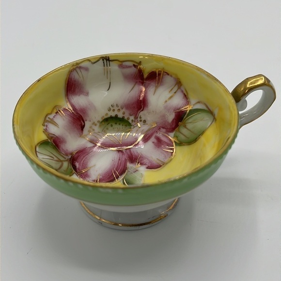 VINTAGE DAINTY LITTLE YELLOW AND PINK FLORAL TEACUP AND SAUCER - Picture 3 of 9